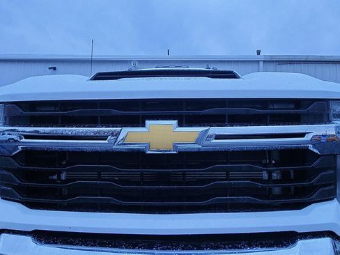 Used 2024 Chevrolet Silverado 3500 LT image 14