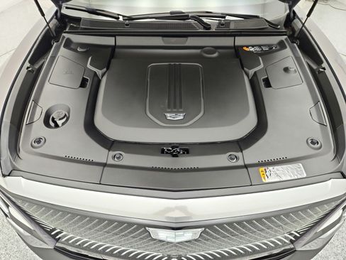 Used 2025 Cadillac Lyriq Luxury AWD/4WD image 17