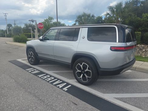 Used 2024 Rivian R1S Adventure Dual AWD/4WD image 3