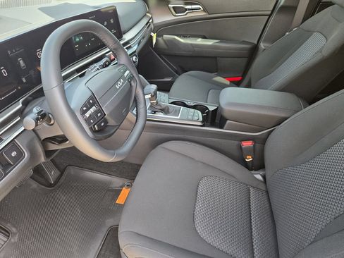 New 2026 Kia Sportage LX w/ LX Convenience Package FWD image 9