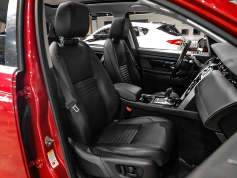 Used 2020 Land Rover Discovery Sport SE AWD/4WD image 39
