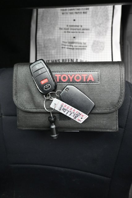 Used 2024 Toyota Tacoma SR5 w/ SR5 Upgrade Package AWD/4WD image 9