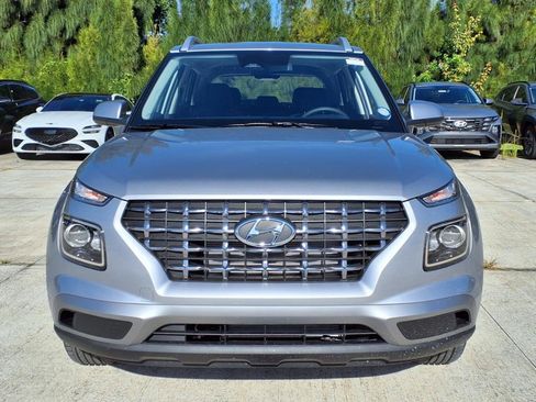 New 2025 Hyundai Venue SEL image 2