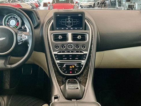 Used 2018 Aston Martin DB11 V12 image 22