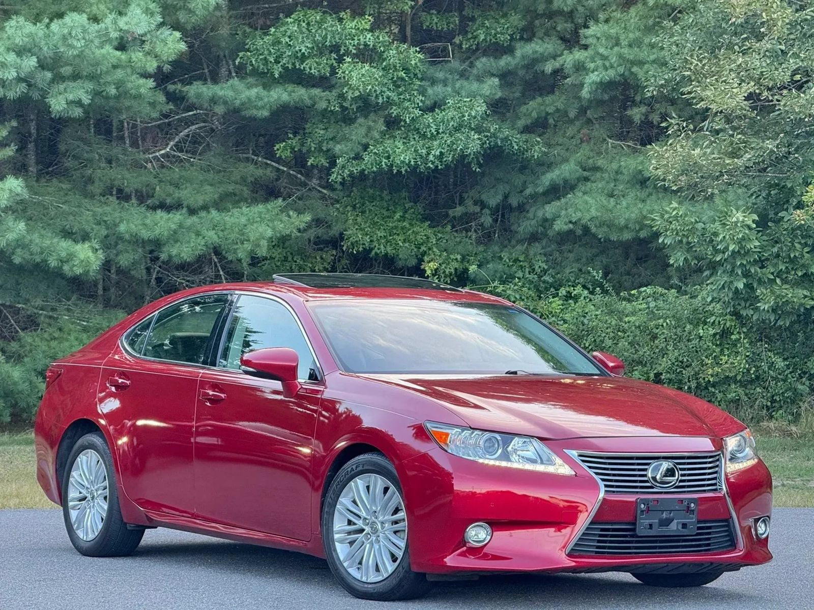 Used 2014 Lexus ES 350 w/ Luxury Package FWD image 2