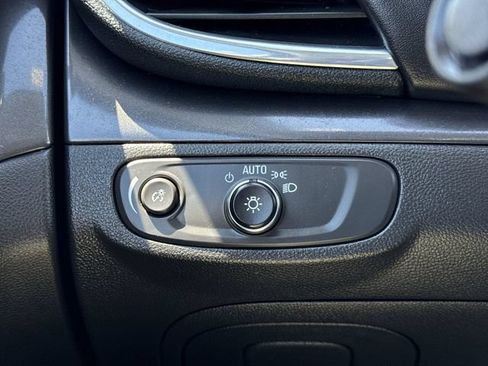 Used 2022 Buick Encore Preferred w/ Safety Package AWD/4WD image 17