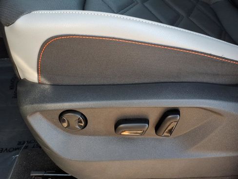 Certified 2025 Volkswagen Atlas Peak Edition SE image 23