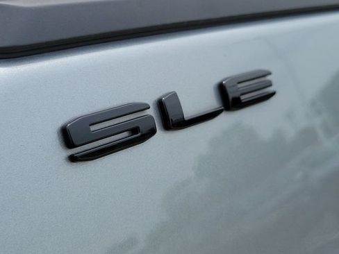 Used 2023 GMC Terrain SLE w/ Elevation Edition FWD image 9