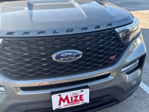 Certified 2020 Ford Explorer ST w/ Premium Technology Package AWD/4WD image 31