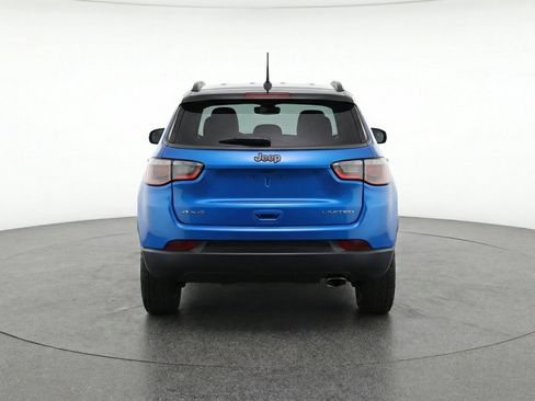 Used 2025 Jeep Compass Trailhawk w/ Trailer Tow Group AWD/4WD image 7