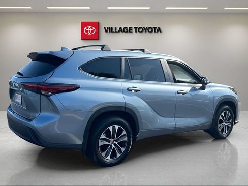 Certified 2024 Toyota Highlander XLE FWD image 5
