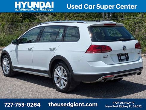 Used 2017 Volkswagen Golf Alltrack SE AWD/4WD image 3