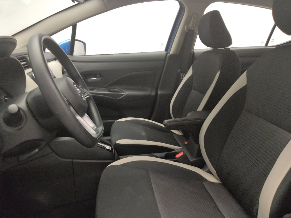 Used 2020 Nissan Versa SV w/ Trunk Package FWD image 17