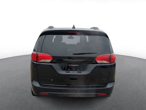 Certified 2019 Chrysler Pacifica Limited w/ S Appearance Package image 7