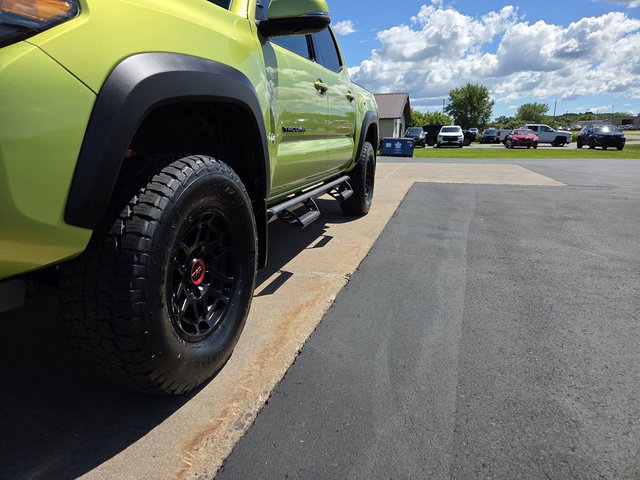 Used 2022 Toyota Tacoma TRD Pro AWD/4WD image 8