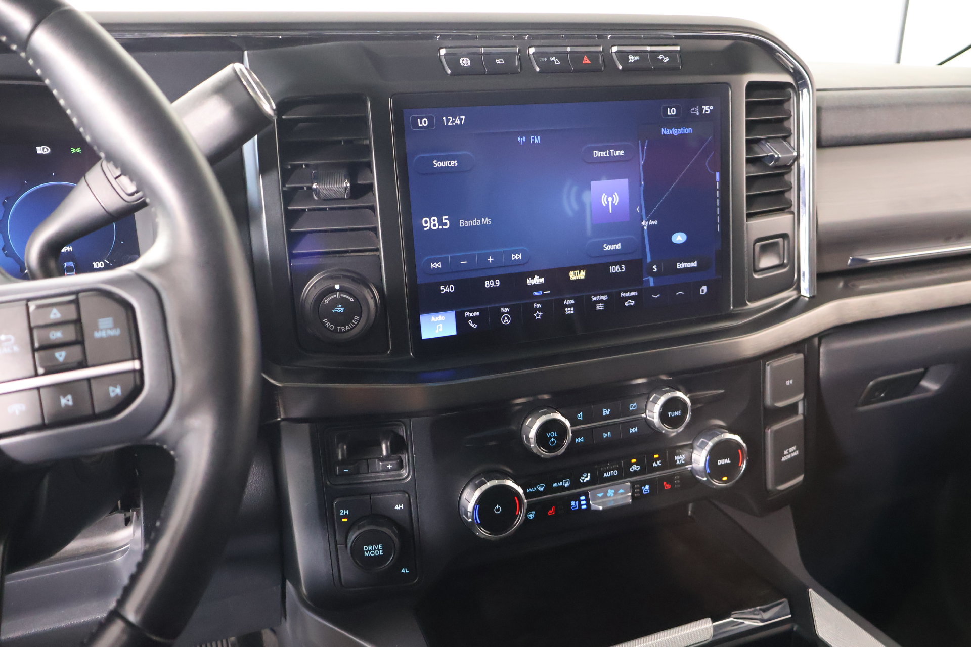 Used 2023 Ford F350 Lariat w/ Lariat Ultimate Package AWD/4WD image 5