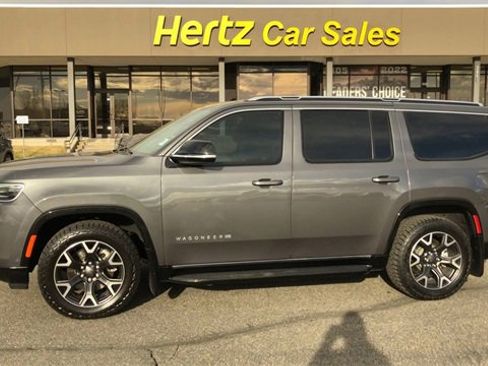 Used 2023 Jeep Wagoneer Series III w/ Preferred Equipment Group image 5