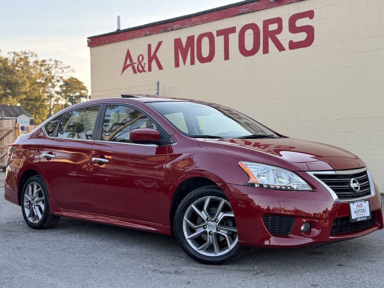 Used 2014 Nissan Sentra SR w/ Premium Package FWD image 1