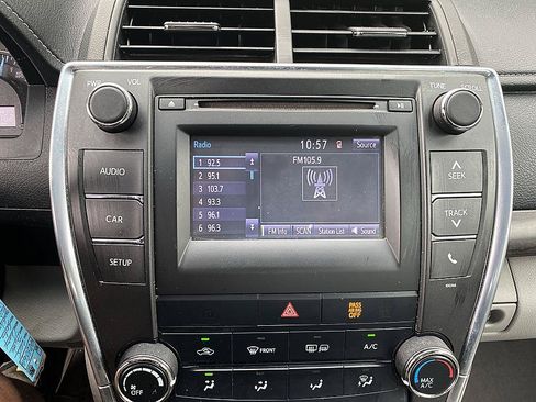 Used 2015 Toyota Camry LE FWD image 17
