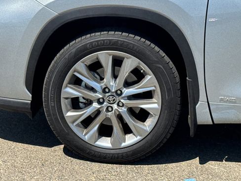 Used 2023 Toyota Highlander Limited AWD/4WD image 13