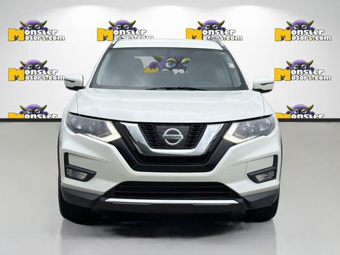 Used 2017 Nissan Rogue SV FWD image 2