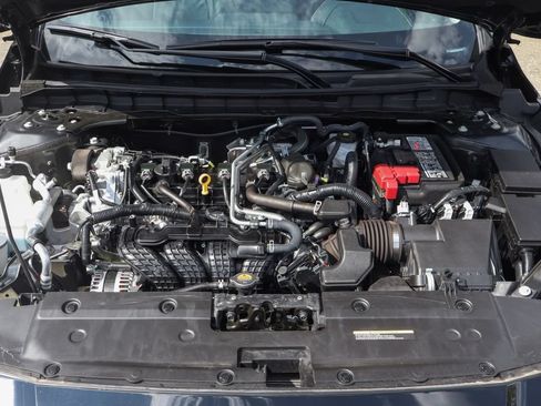 Used 2025 Nissan Altima 2.5 SR w/ SR Premium Package FWD image 11