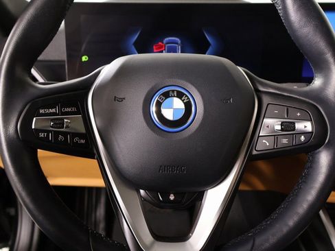 Used 2023 BMW i4 eDrive40 w/ Premium Package image 3