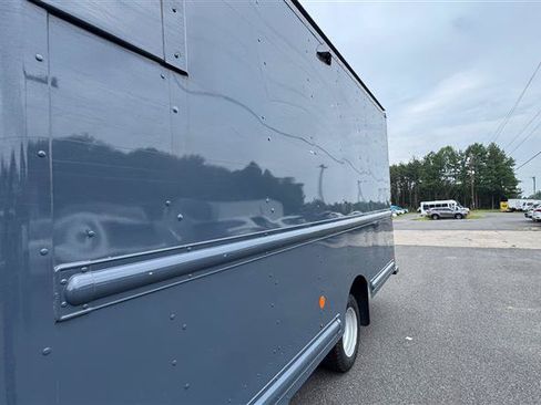 Used 2021 Ford Transit 350 DRW RWD image 16