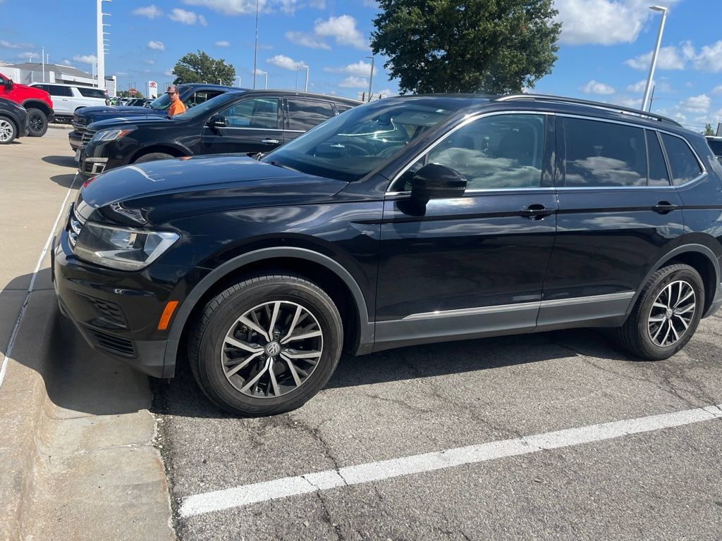 Used 2021 Volkswagen Tiguan SE FWD image 4