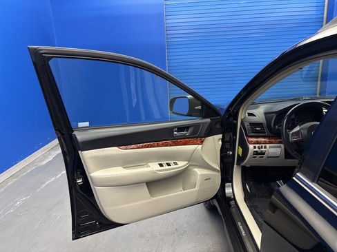 Used 2012 Subaru Outback 2.5i Limited w/ Moonroof Pkg image 9