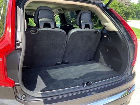 Used 2024 Volvo XC90 B5 Plus AWD/4WD image 4