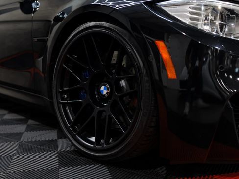 Used 2017 BMW M3 RWD image 4