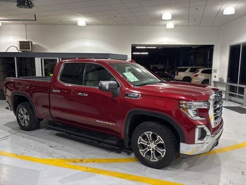 Used 2020 GMC Sierra 1500 SLT w/ Driver Alert Package II image 10