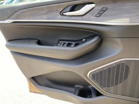 New 2026 Jeep Grand Cherokee Limited AWD/4WD image 16