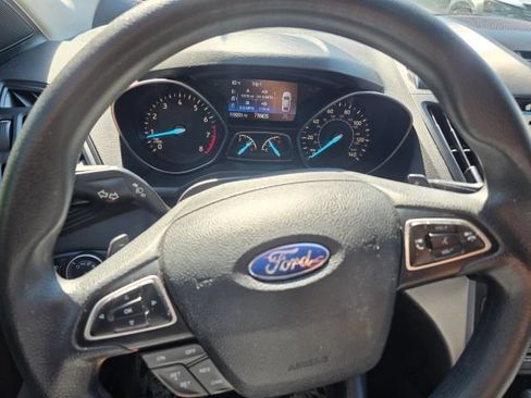 Used 2017 Ford Escape SE w/ Equipment Group 201A FWD image 15