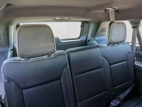 Used 2021 GMC Yukon XL SLT image 18