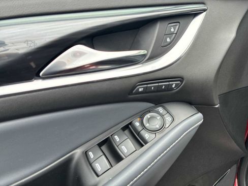 Used 2024 Buick Enclave Premium image 23