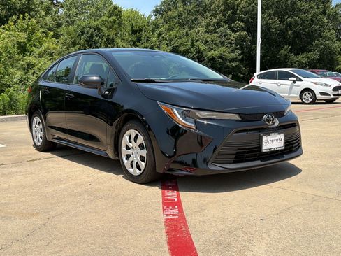 Used 2024 Toyota Corolla LE FWD image 7