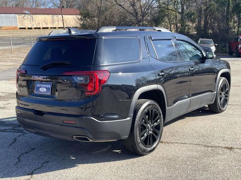 Used 2023 GMC Acadia SLT w/ Elevation Edition image 3
