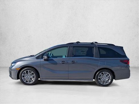 New 2026 Honda Odyssey Touring image 5