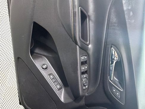 Used 2018 Chevrolet Equinox Premier FWD image 9