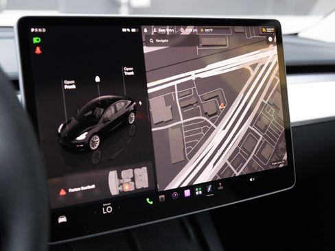 Used 2023 Tesla Model 3 Standard Range RWD image 25