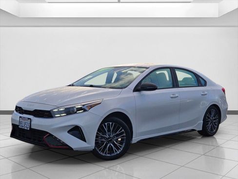 Used 2023 Kia Forte GT-Line w/ GT-Line Premium Package image 9