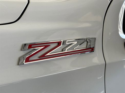 Used 2022 Chevrolet Tahoe Z71 w/ Luxury Package image 2