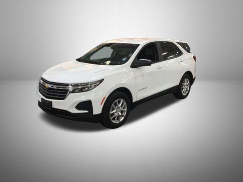 Used 2024 Chevrolet Equinox LS w/ Driver Confidence II Package AWD/4WD image 2