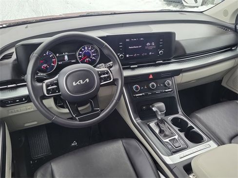 Certified 2023 Kia Carnival LX image 22