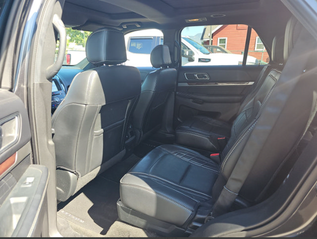 Used 2017 Ford Explorer Platinum AWD/4WD image 7