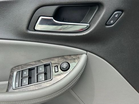Used 2014 Chevrolet Impala LT FWD image 13
