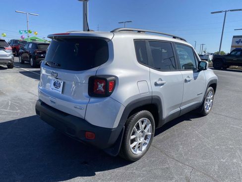 Used 2020 Jeep Renegade Latitude FWD image 7