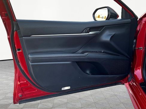 Used 2021 Toyota Camry XSE FWD image 19